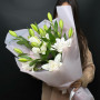 5 белых махровых лилий